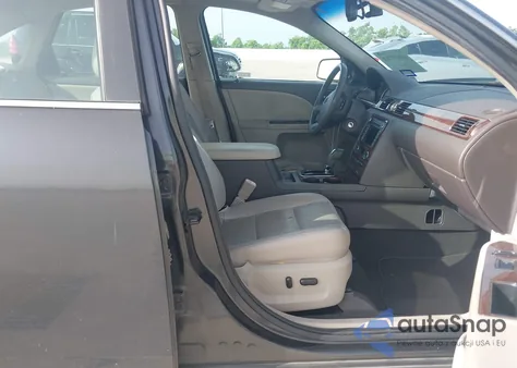 2008 Ford Taurus Limited z USA, uszkodzony, nr VIN 1FAHP25W38G131584